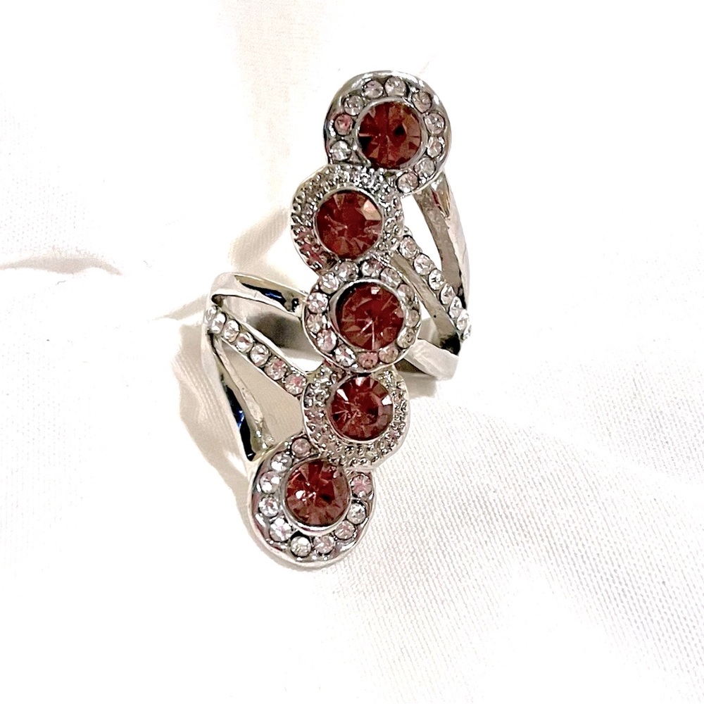 5 Stone Cubic Zirconia Vertical Long Finger Ring, Cocktail Ring size 6, Gorgeous